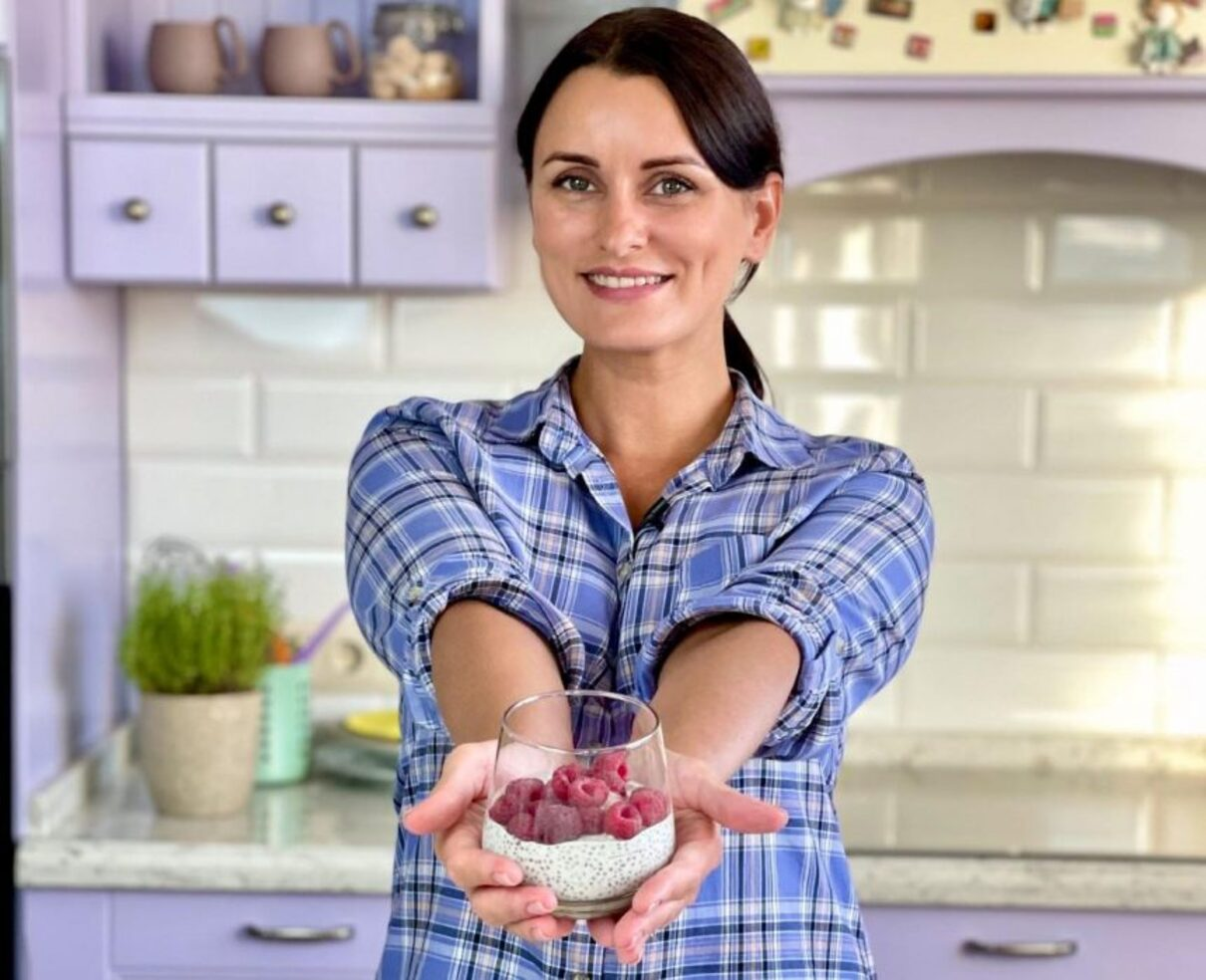 Рецепт чіа-пудингу з персиком та малиною від Лізи Глинської