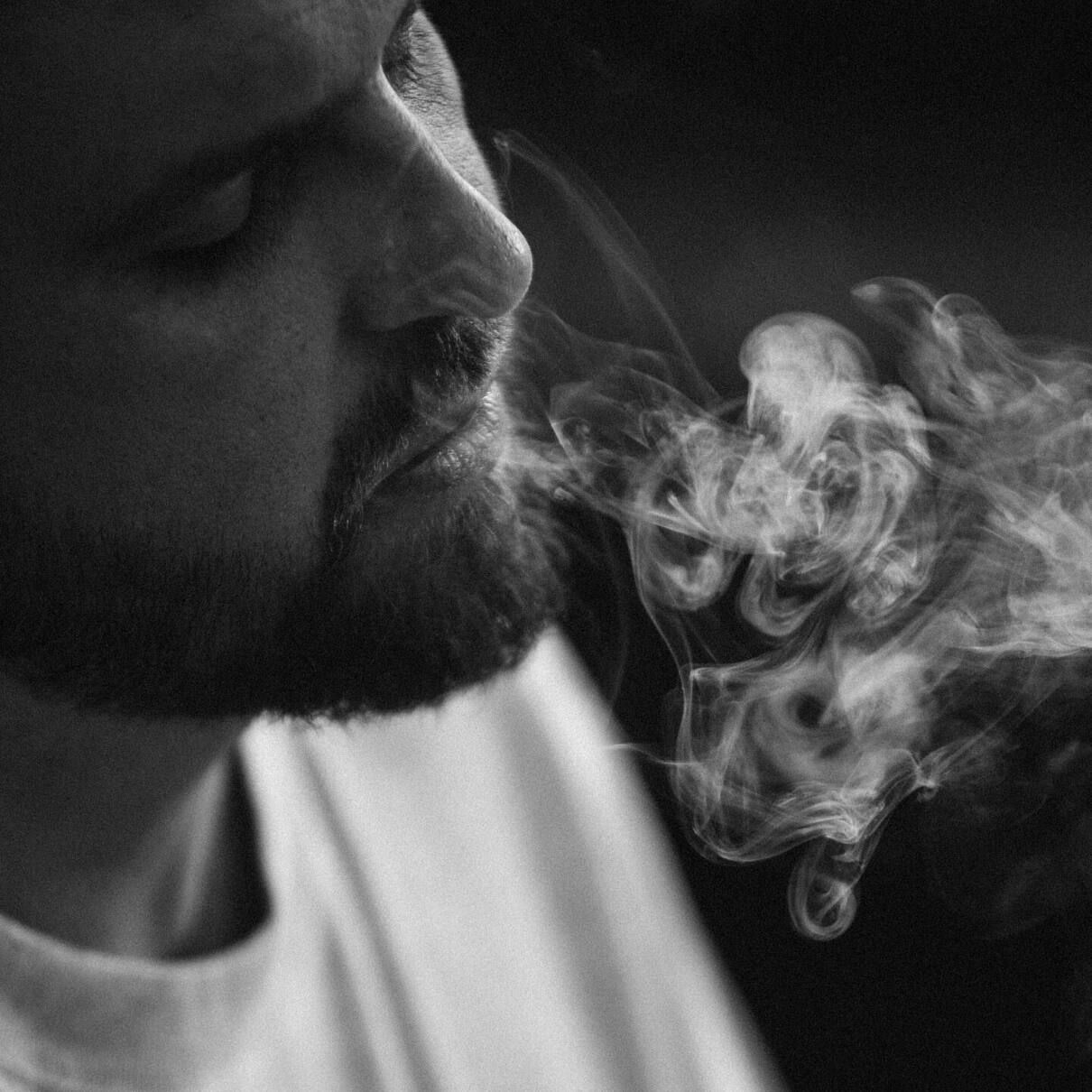 БЕЗ ОБМЕЖЕНЬ презентували чуттєвий кліп на пісню "ДИМ" – слухайте