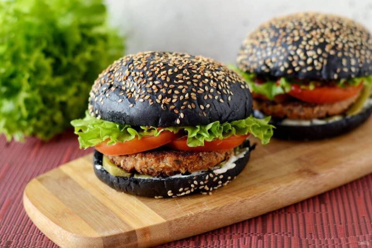 Сьогодні день бургера: записуйте рецепт від Володимира Ярославського