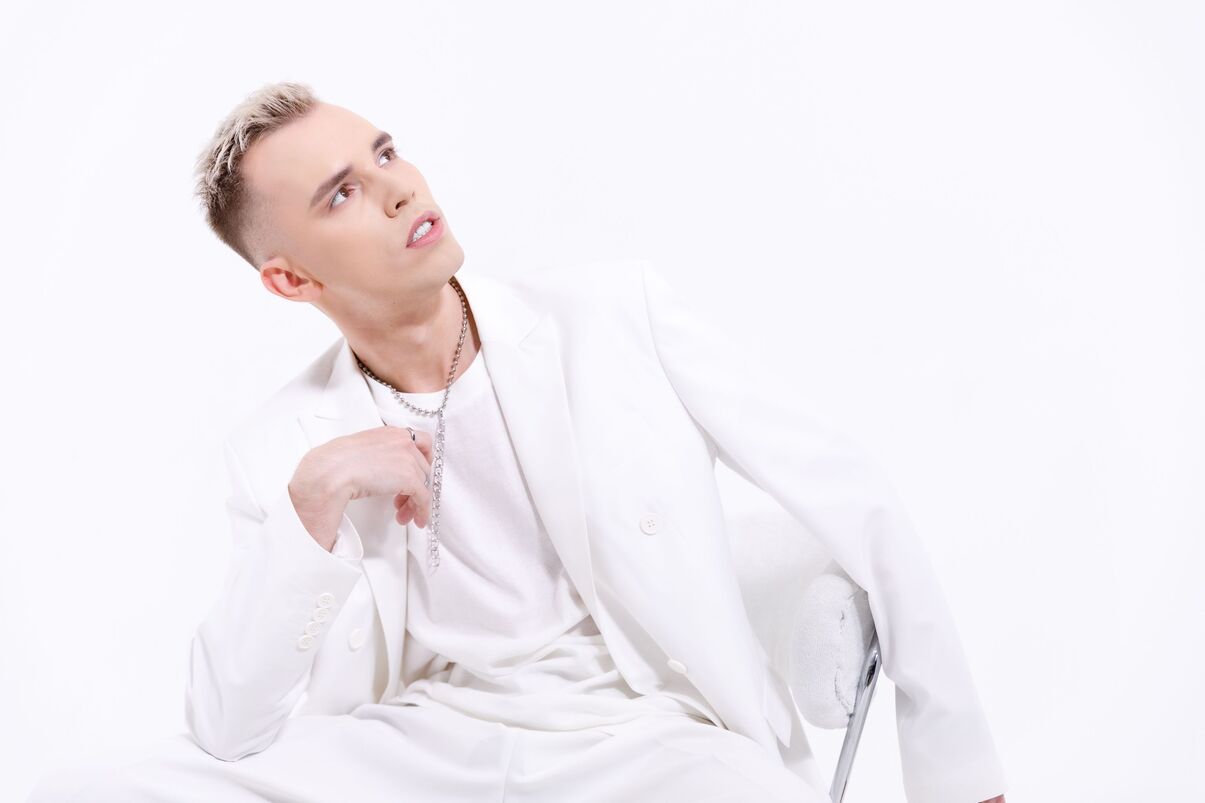 Молодий український співак YOGEN презентував новий трек 