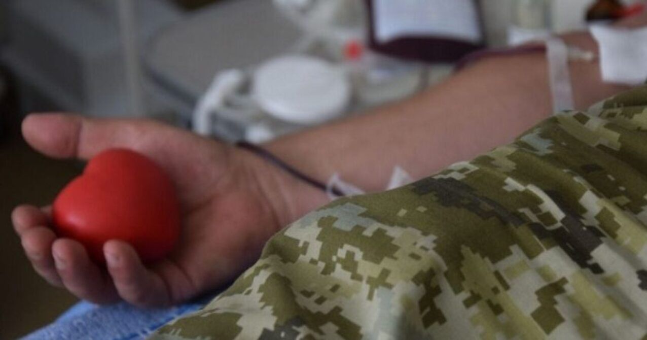 Бойові медики зможуть переливати кров пораненим військовим, але є нюанс