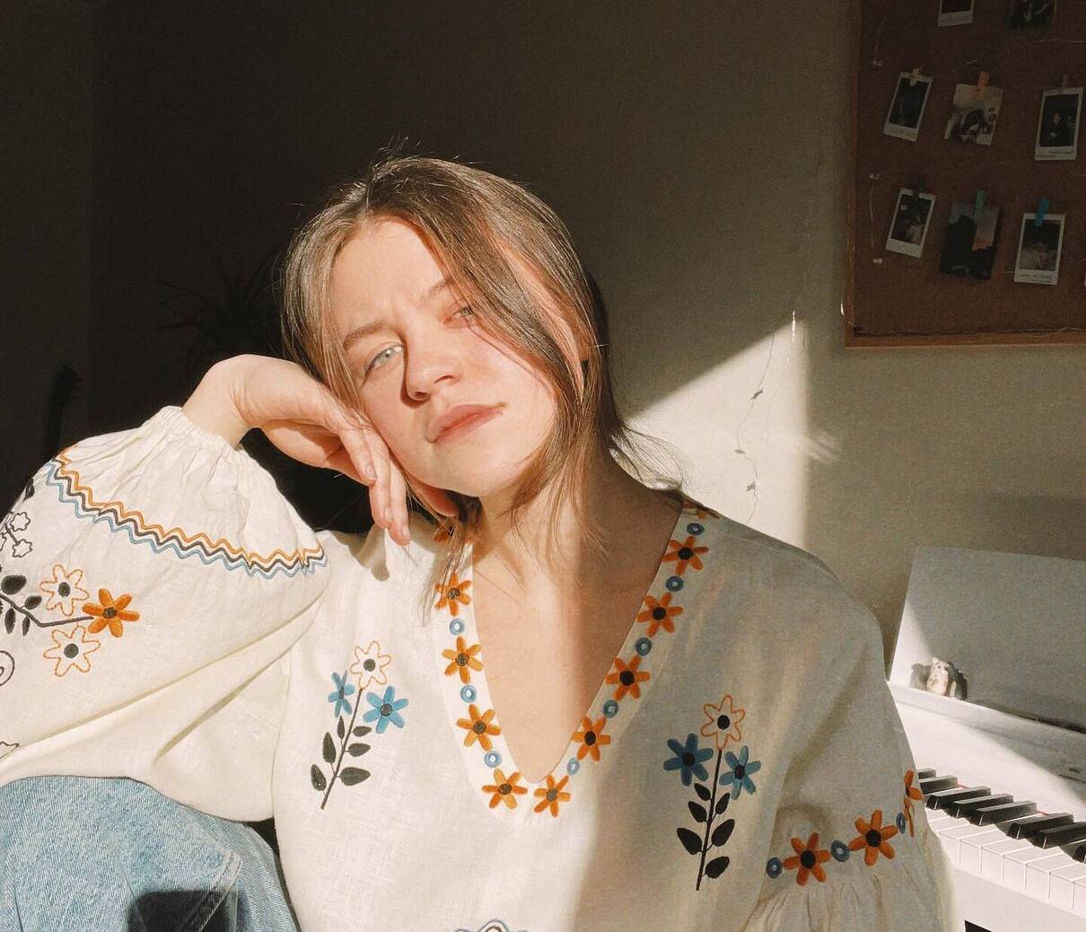 Вокалістка Tember Blanche презентувала сольний проєкт та нову пісню "Дура"