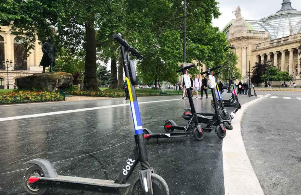 Із осені в Парижі заборонять прокат електросамокатів: деталі