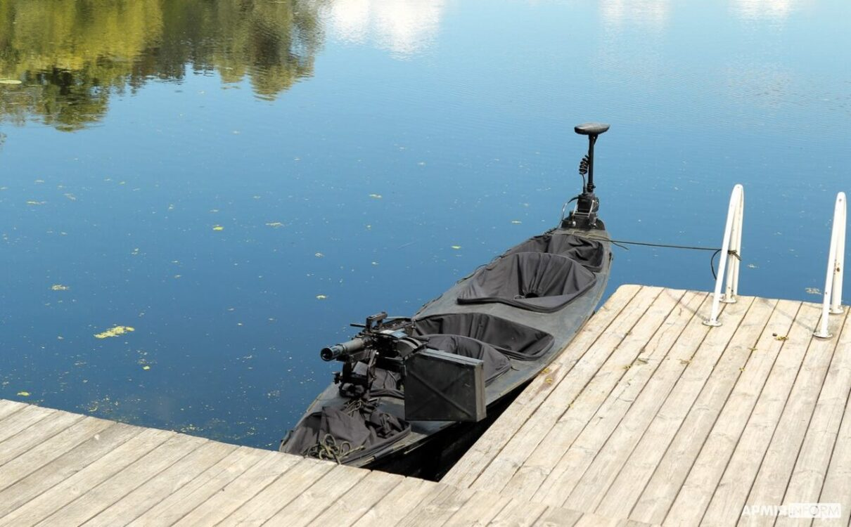 Крок до перемоги: військові на Київщині протестували бойовий каяк