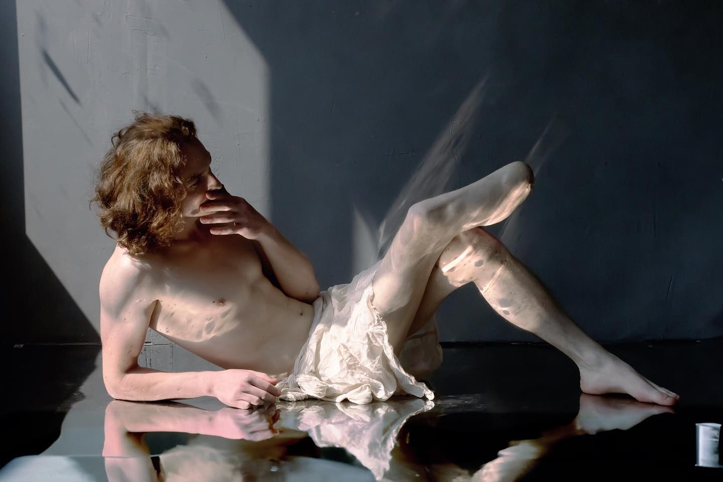 Дивіться дивовижні фото Марти Сірко з українським військовим, який втратив ногу на війні