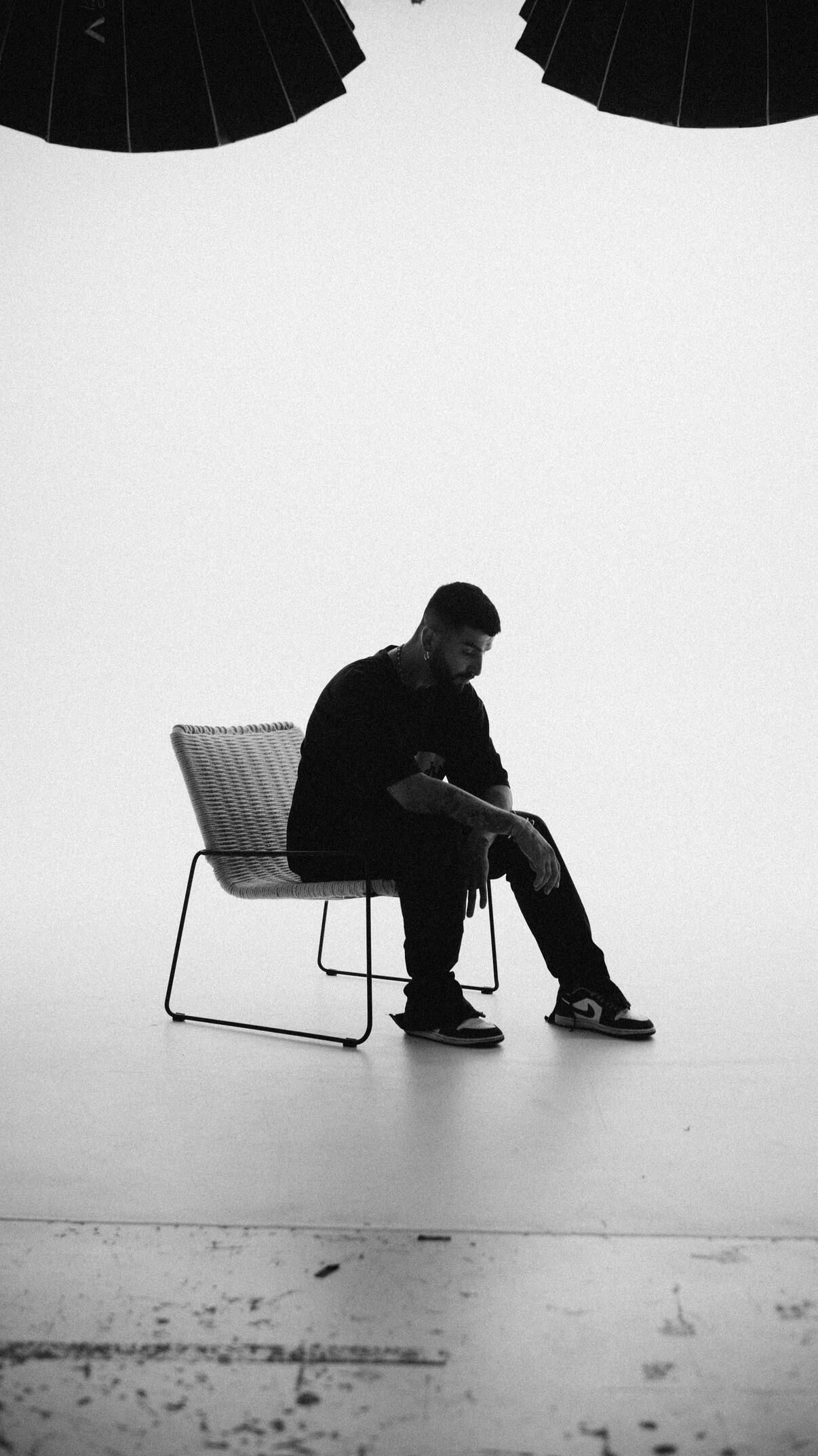 DIMA ZHUK випустив пісню "POLUMYA" про силу жіночої енергії, яка розпалює особливі почуття