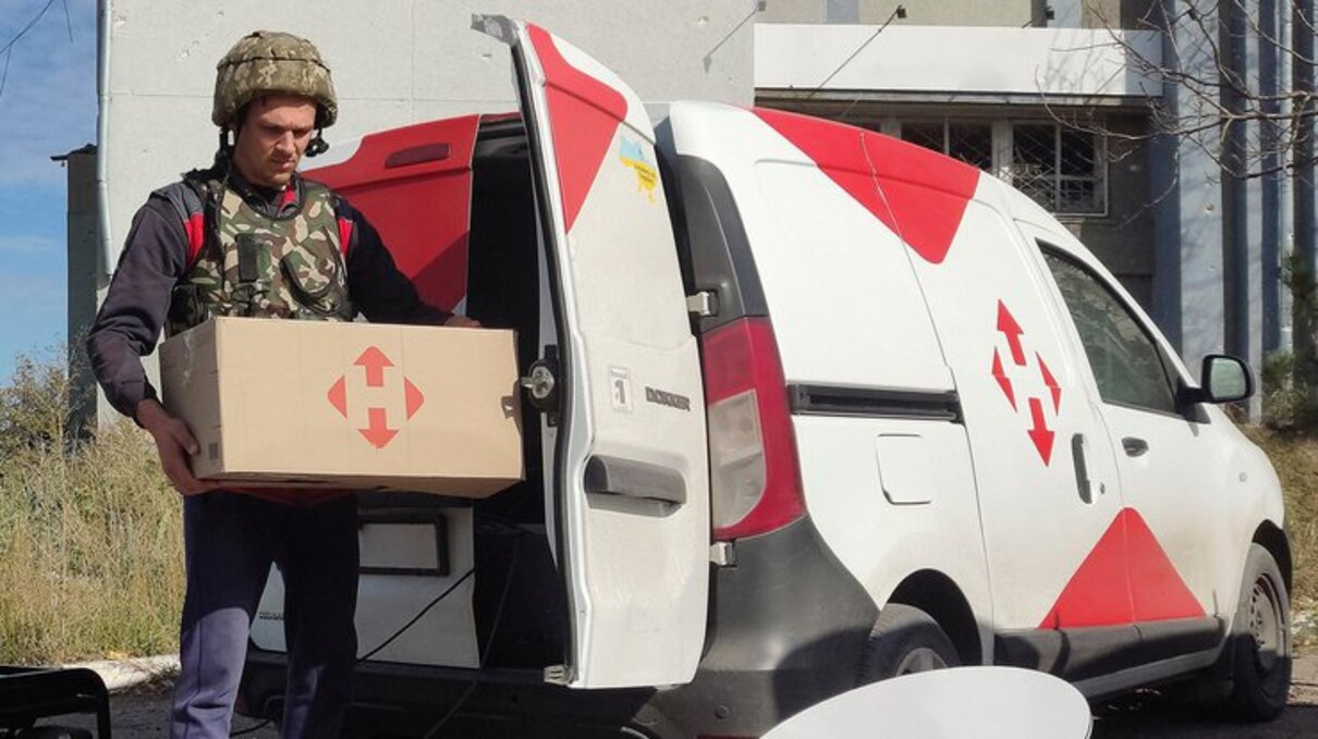 Нова пошта безкоштовно доставляє посилки для військових: як скористатися послугою