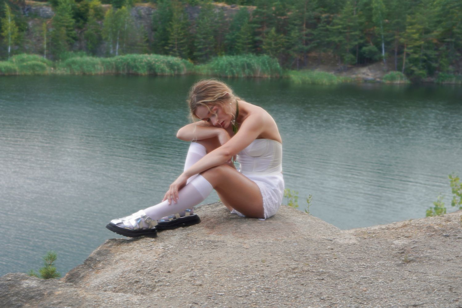 Співачка Я Тоня нагадує слухачам про стан спокою через новий трек "Так звучить мій спокій"