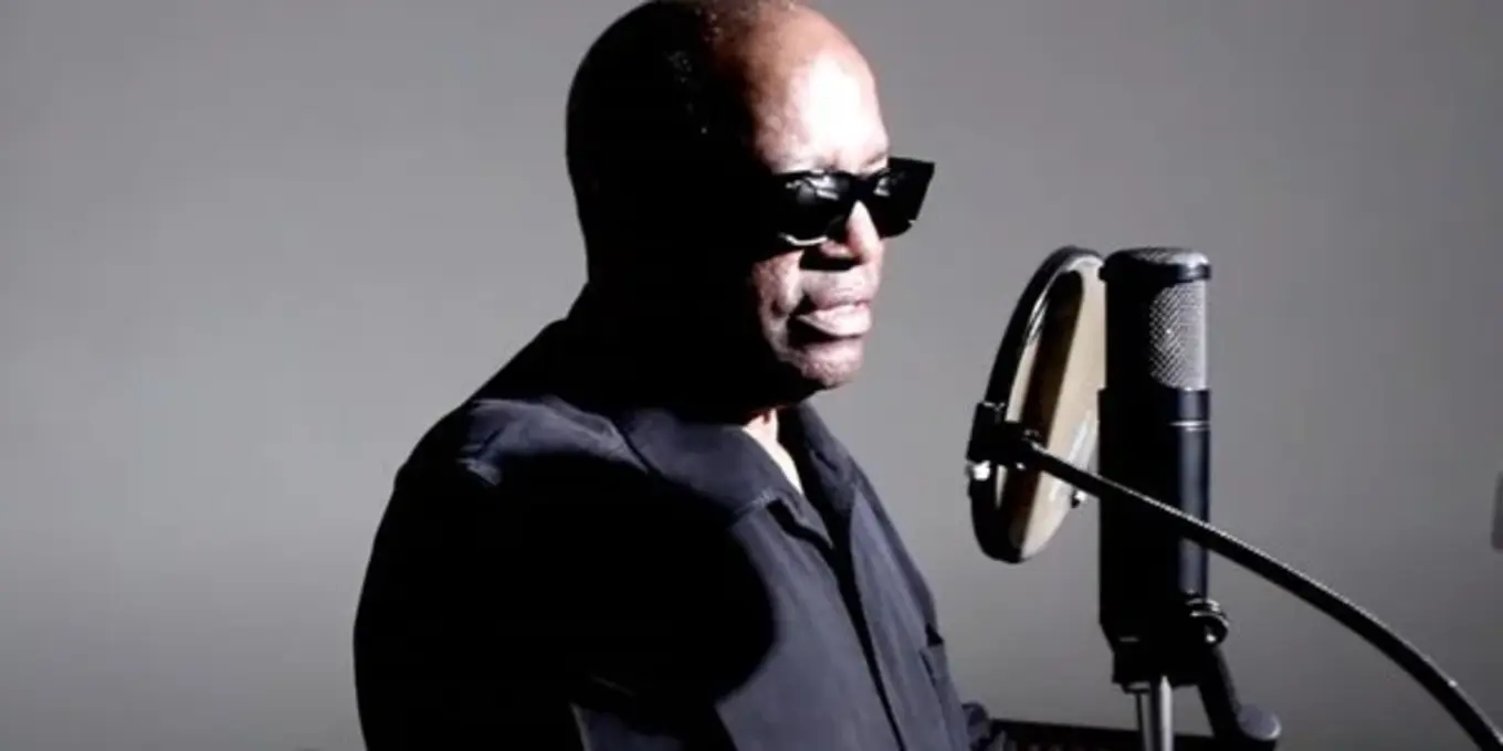 Елліс Голл - фото 1