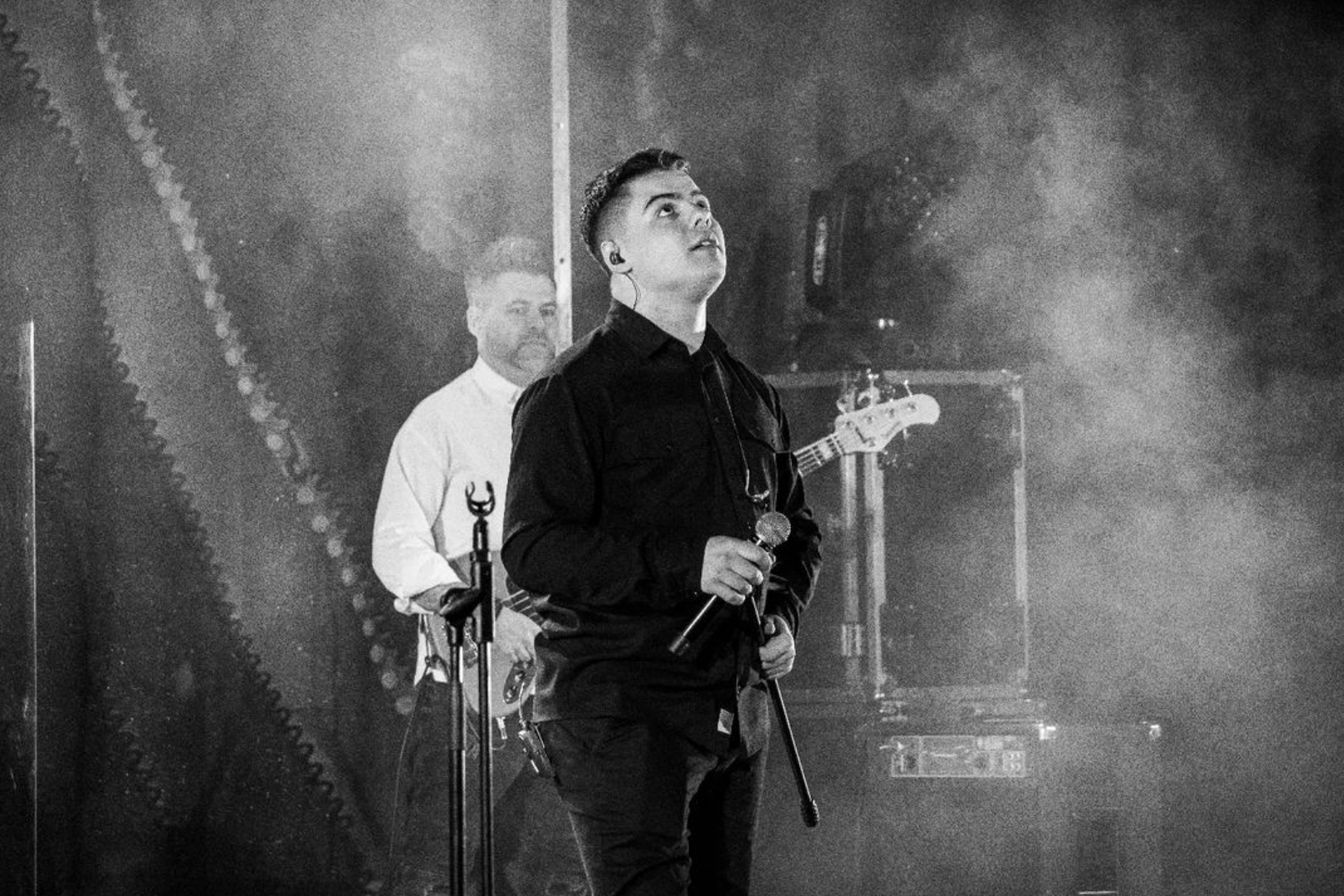 Тепер українською: співак SHUMEI потужно переспівав популярний хіт Тіни Кароль