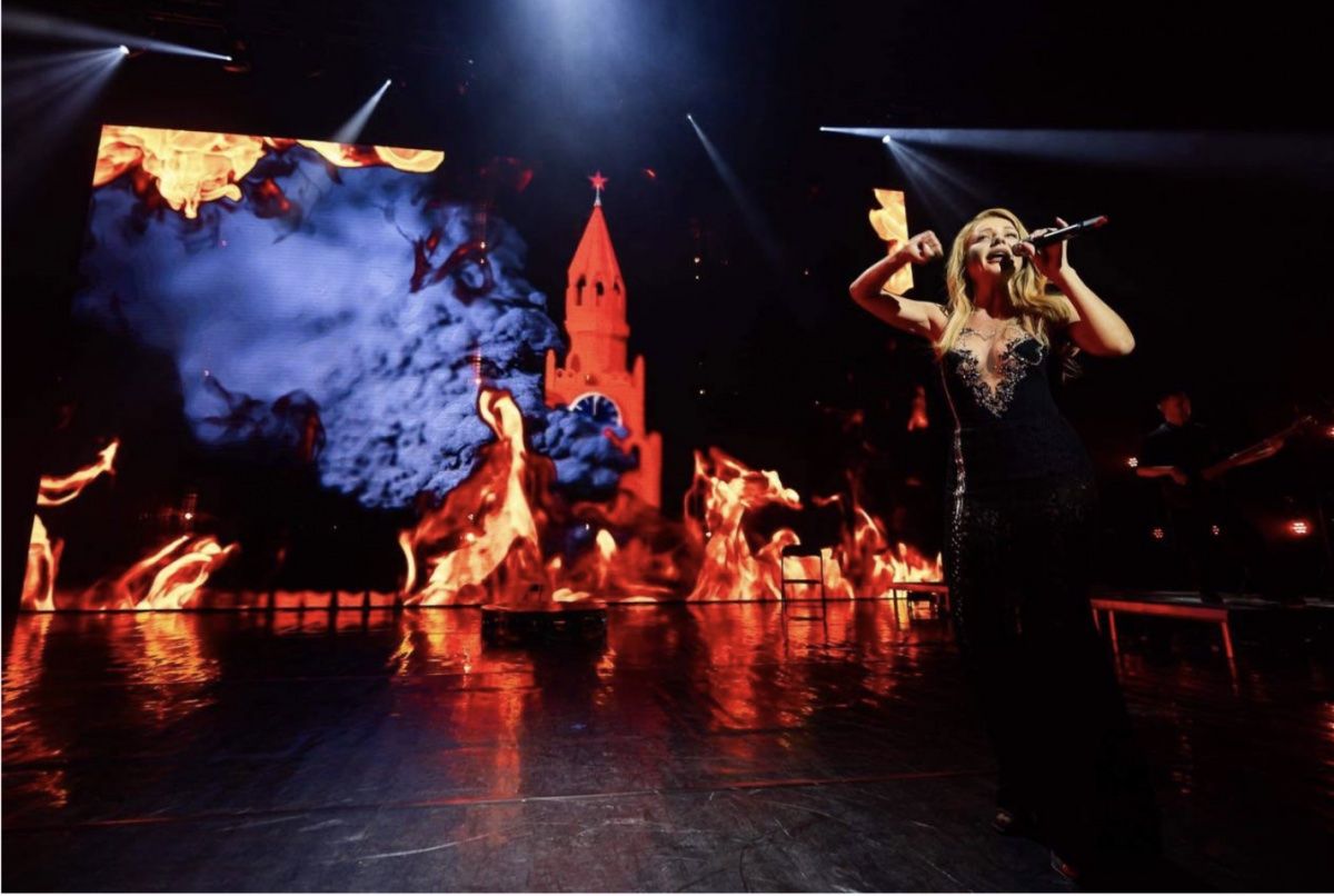 Тіна Кароль на своєму сольнику "спалила" Кремль: ефектне відео