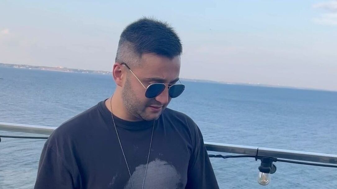 Грузин, який співає українською: VAHA підготував чуттєву композицію "Я тебе чекав"