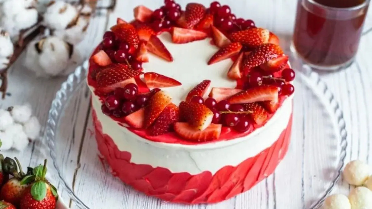 Мусовий десерт з ягодами та фруктами - фото 1