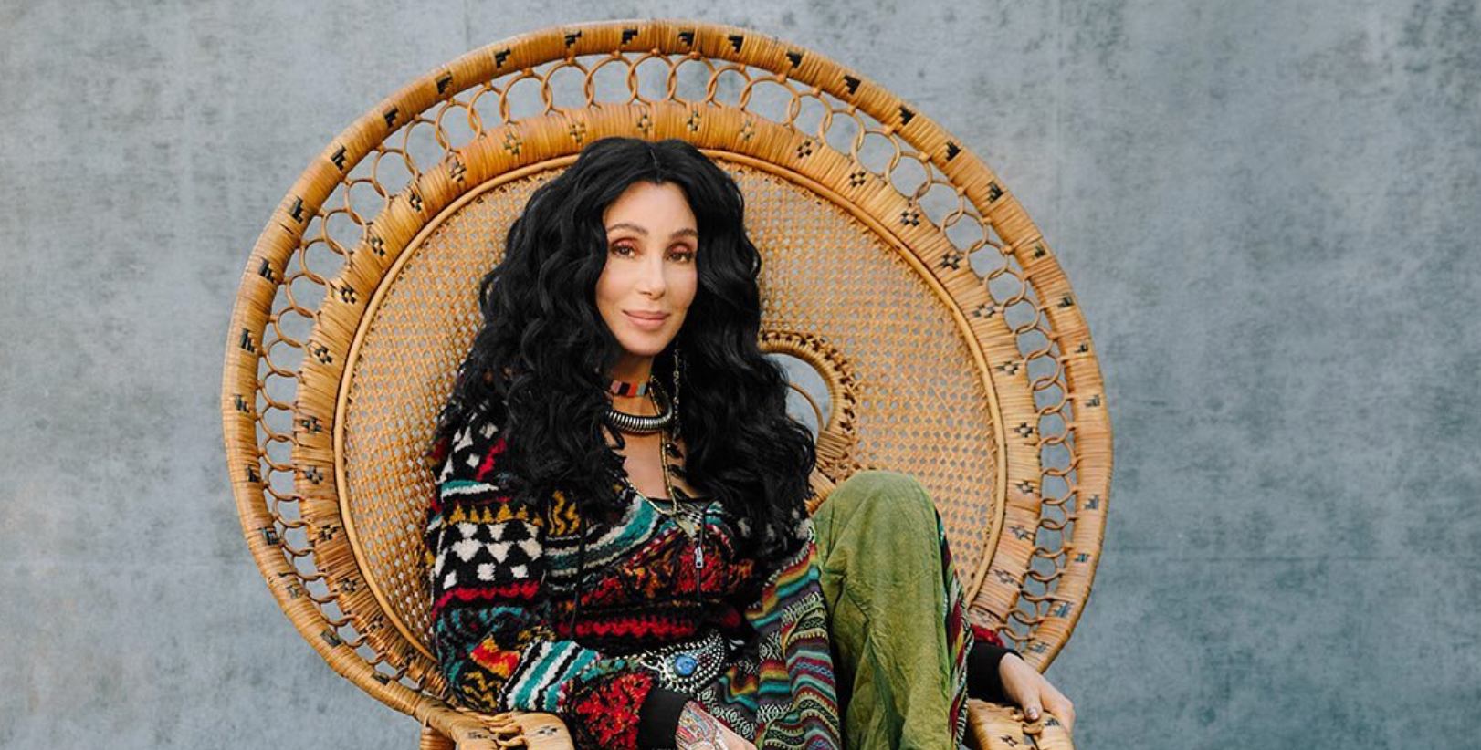 Готує всіх до Різдва: співачка Шер записала перший за останні 5 років альбом