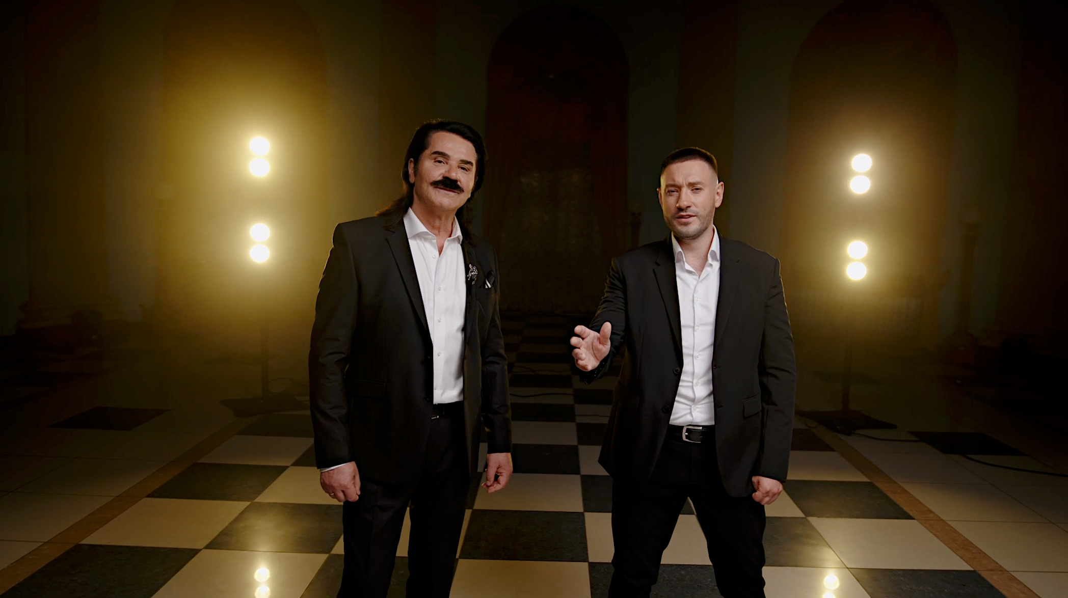 Павло Зібров та Андрій Кравченко заспівали знаний хіт 90-х "Душі криниця"