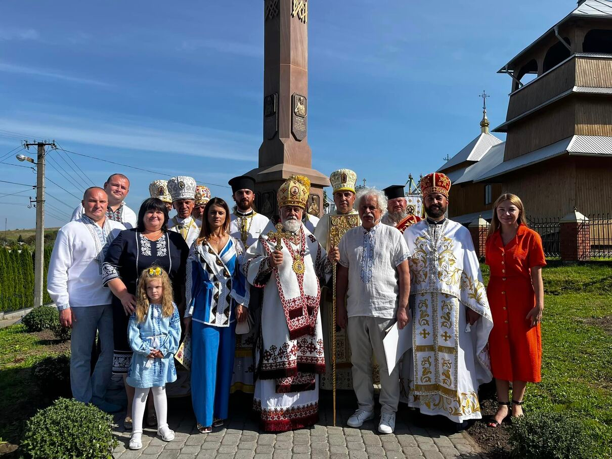 Томосу поставили перший пам’ятник - фото 1