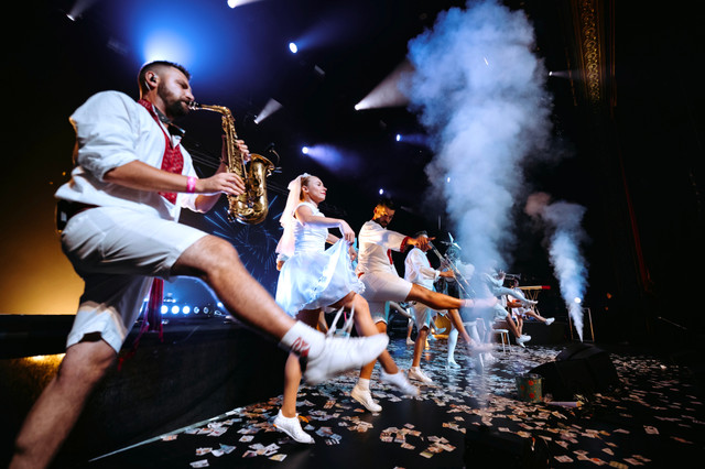 Гроза могла зірвати концерт SERDUCHKA у Нью-Йорку: костюми 'в заручниках' та інші пригоди - фото 531086