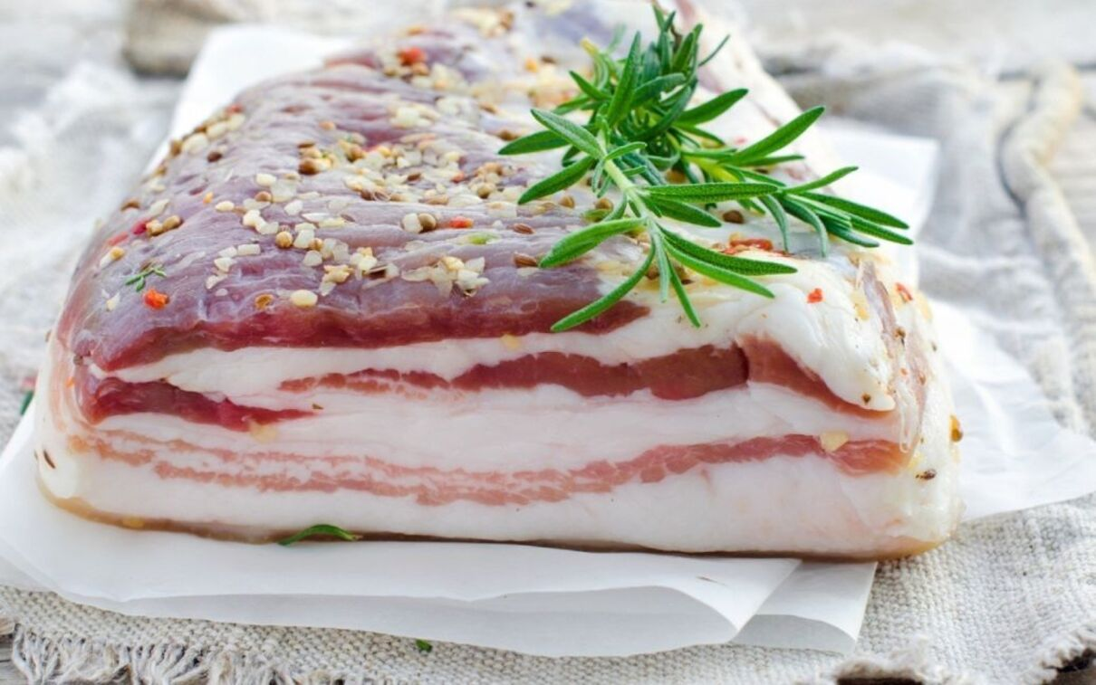 Три способи засолити сало: поради від Євгена Клопотенка