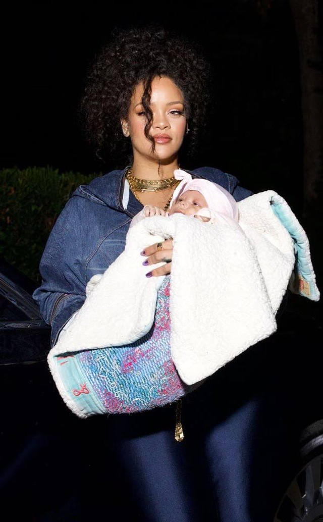 Дуже щаслива матуся: Ріанна показала новонародженого синочка - фото 531294