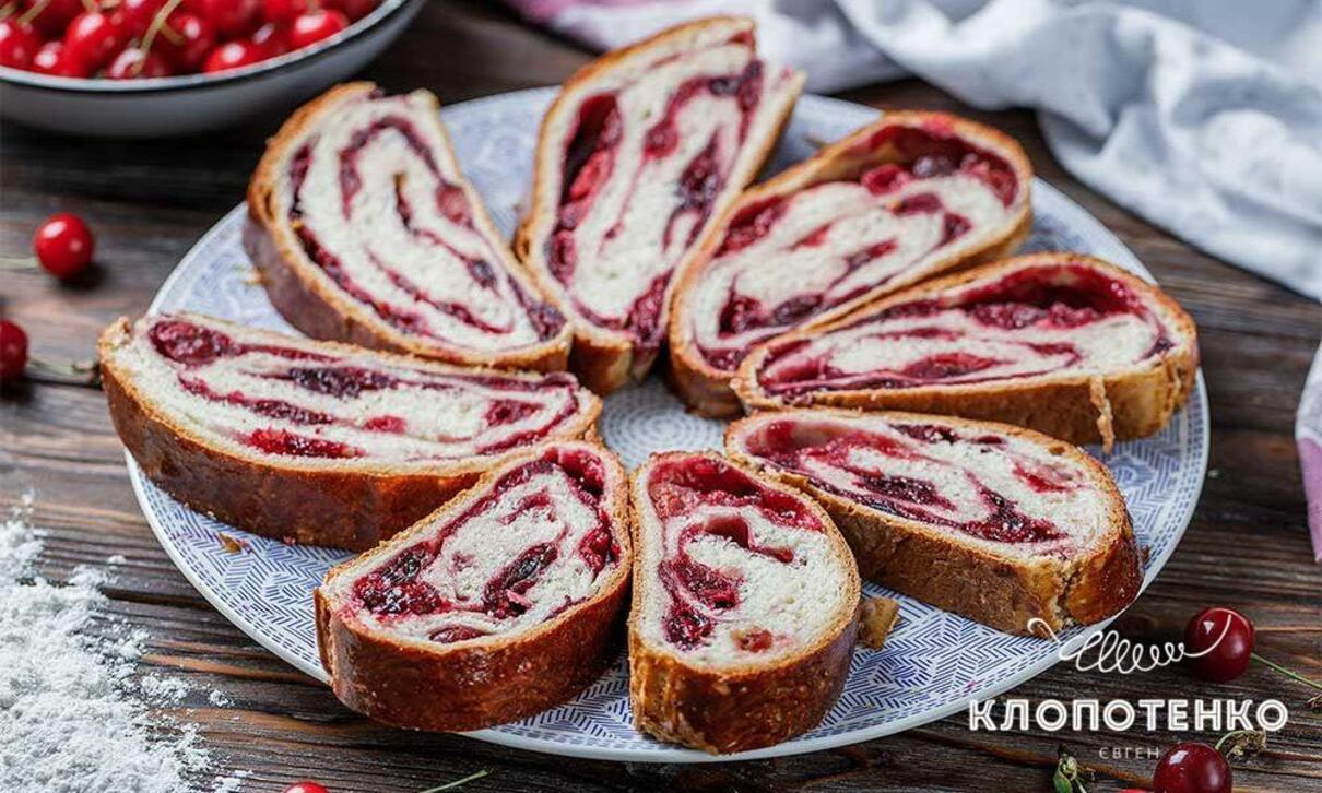 Готуємо неймовірні завиванці з вишнею та горіхами разом з Лізою Глінською