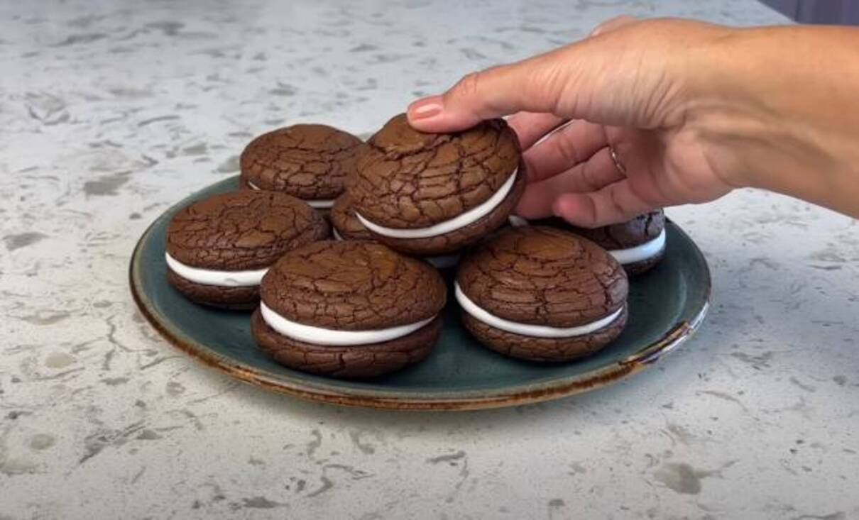 Рецепт солодкого печива брауні-сендвіч з маршмеллоу від Лізи Глінської