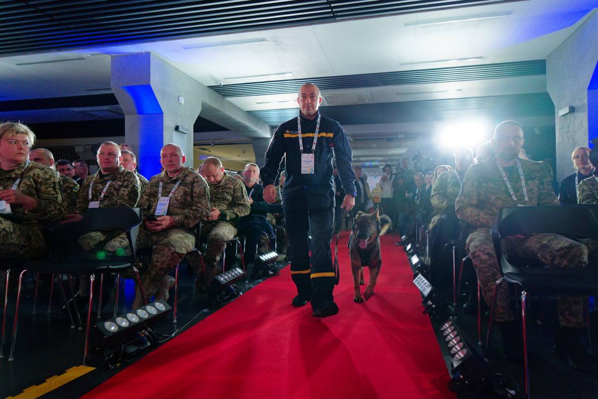 Церемонія відзначення чотирилапих - фото 1