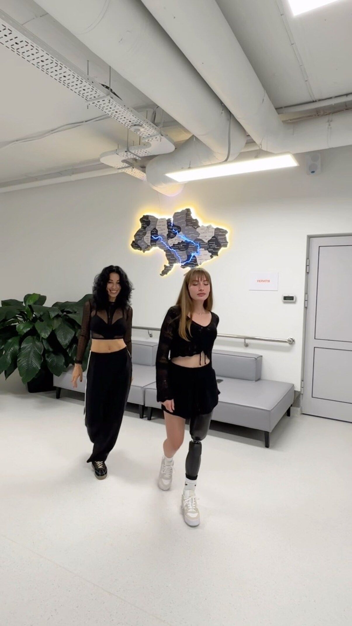 Руслана Данілкіна, яка у 18 років  втратила ногу на війні, станцювала бачату