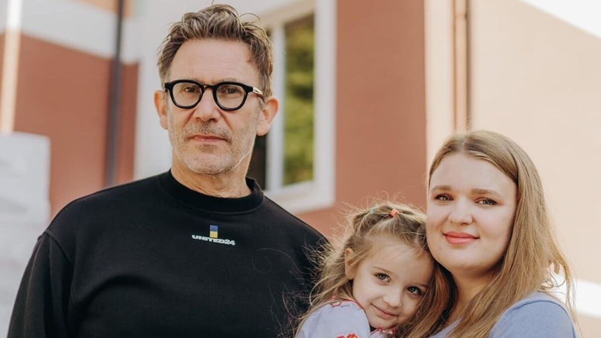 Як французький режисер Мішель Азанавічус рятує житло українців