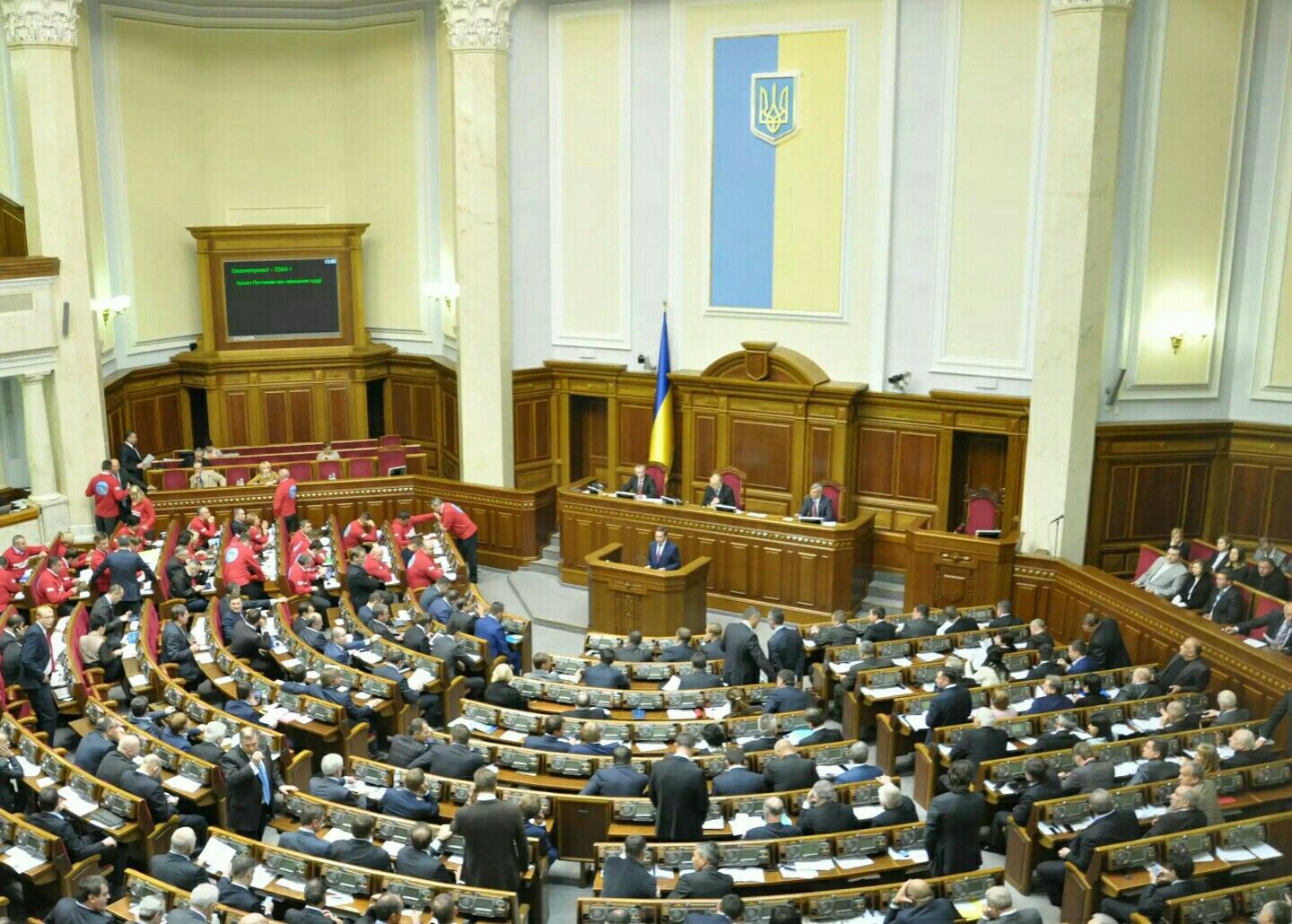 Парламент підтримав закони про продовження дії воєнного стану