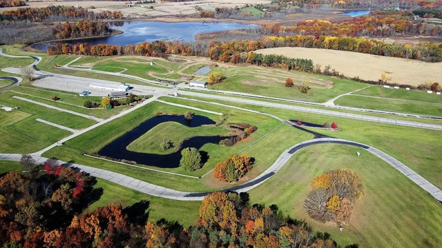 На продаж виставили історичну трасу Граттан у Мічигані - фото 533713