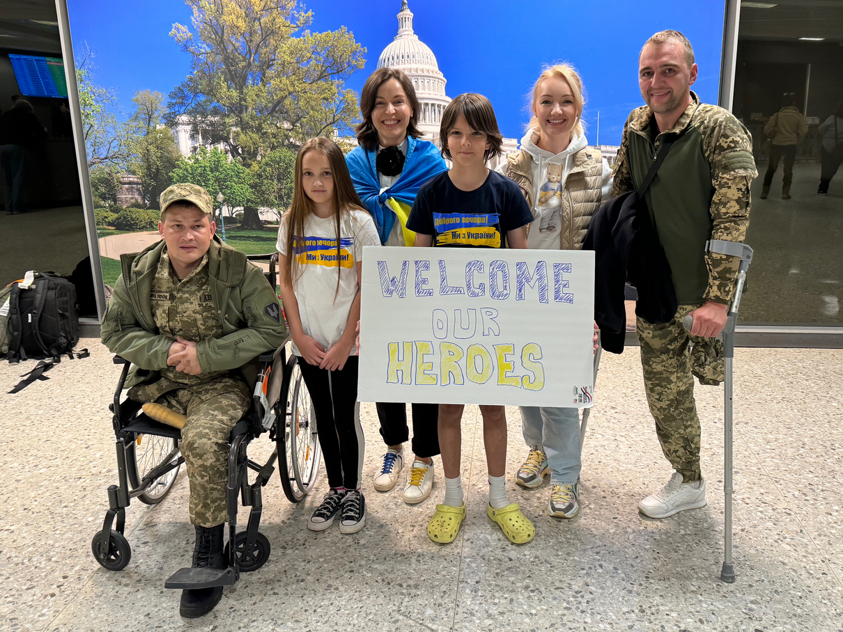 Команда фонду Future for Ukraine показала перші кроки захисників на протезах
