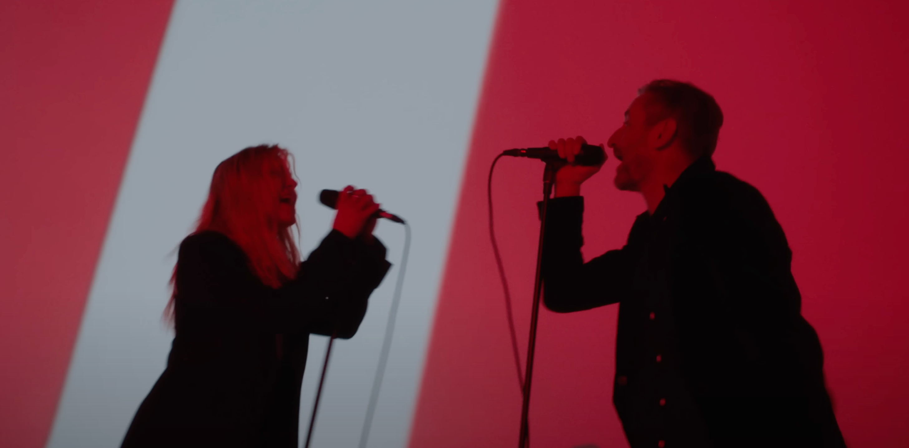 Жадан і Собаки випустили кліп на дуетну пісню "Говори" з Мартою Липчей