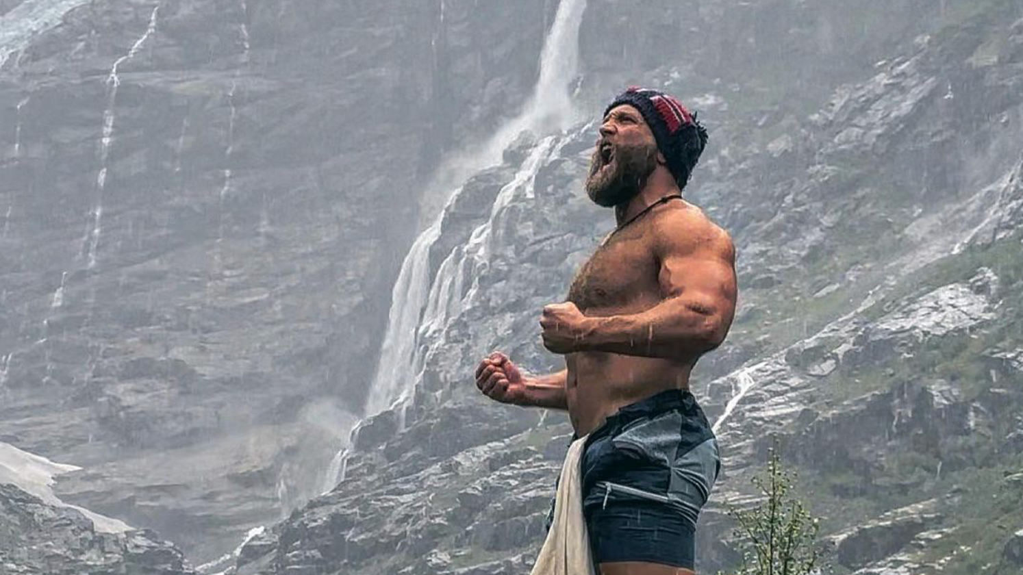 "Смертельне занурення": норвежець побив свій рекорд, стрибнувши з 40 метрів