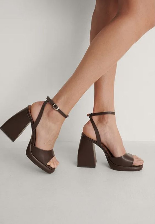 Що одягнути на Новий 2024 рік- фото 535017