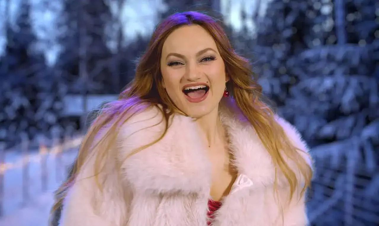 “Диво Різдва”: співачка НІжНА презентувала різдвяну композицію
