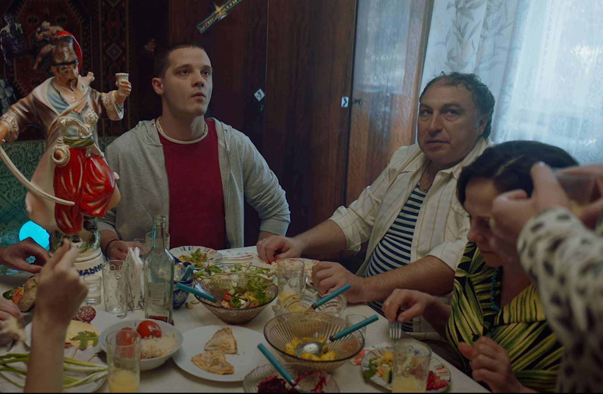 Дивіться трейлер аж ніяк не толерантної комедії "Уроки толерантності"