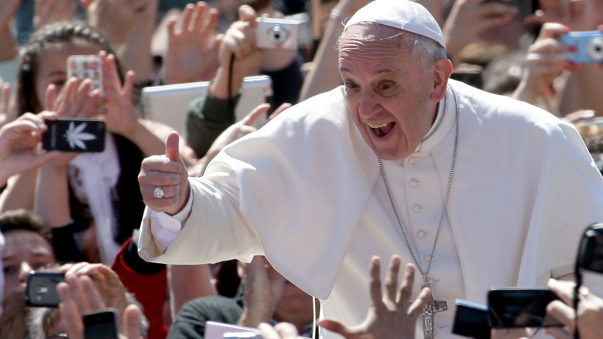 Папа Римський зробив крок назустріч ЛГБК-спільноті - фото 1