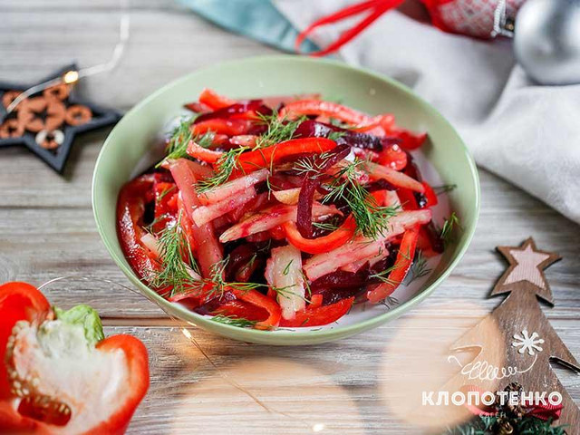Салати без майонезу на Новий рік 2025: прості рецепти корисних страв - фото 535832