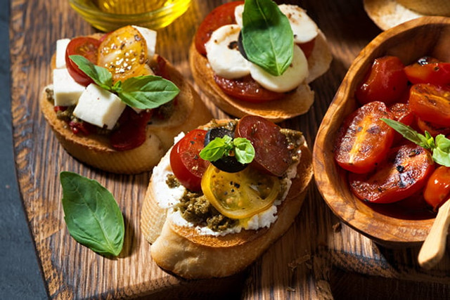 Закуски на Новий рік 2025: рецепти простих і смачних новорічних страв - фото 535842