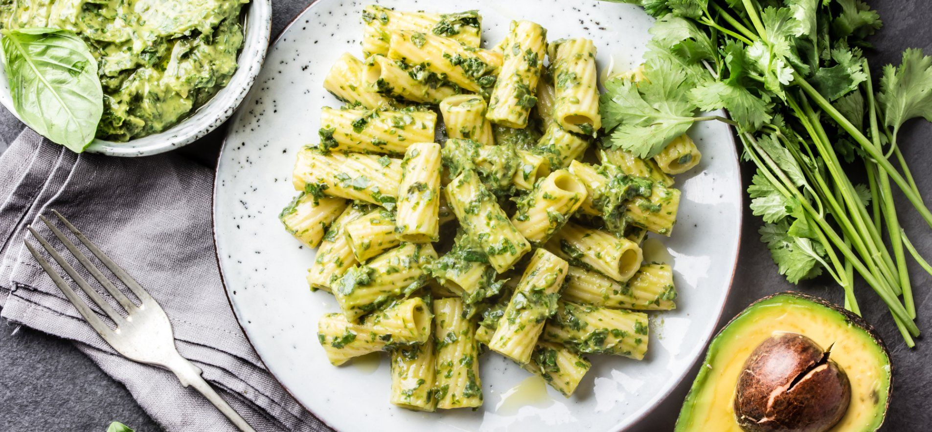 Записуйте рецепт авокадо-пасти з броколі від Ектора Хіменеса-Браво