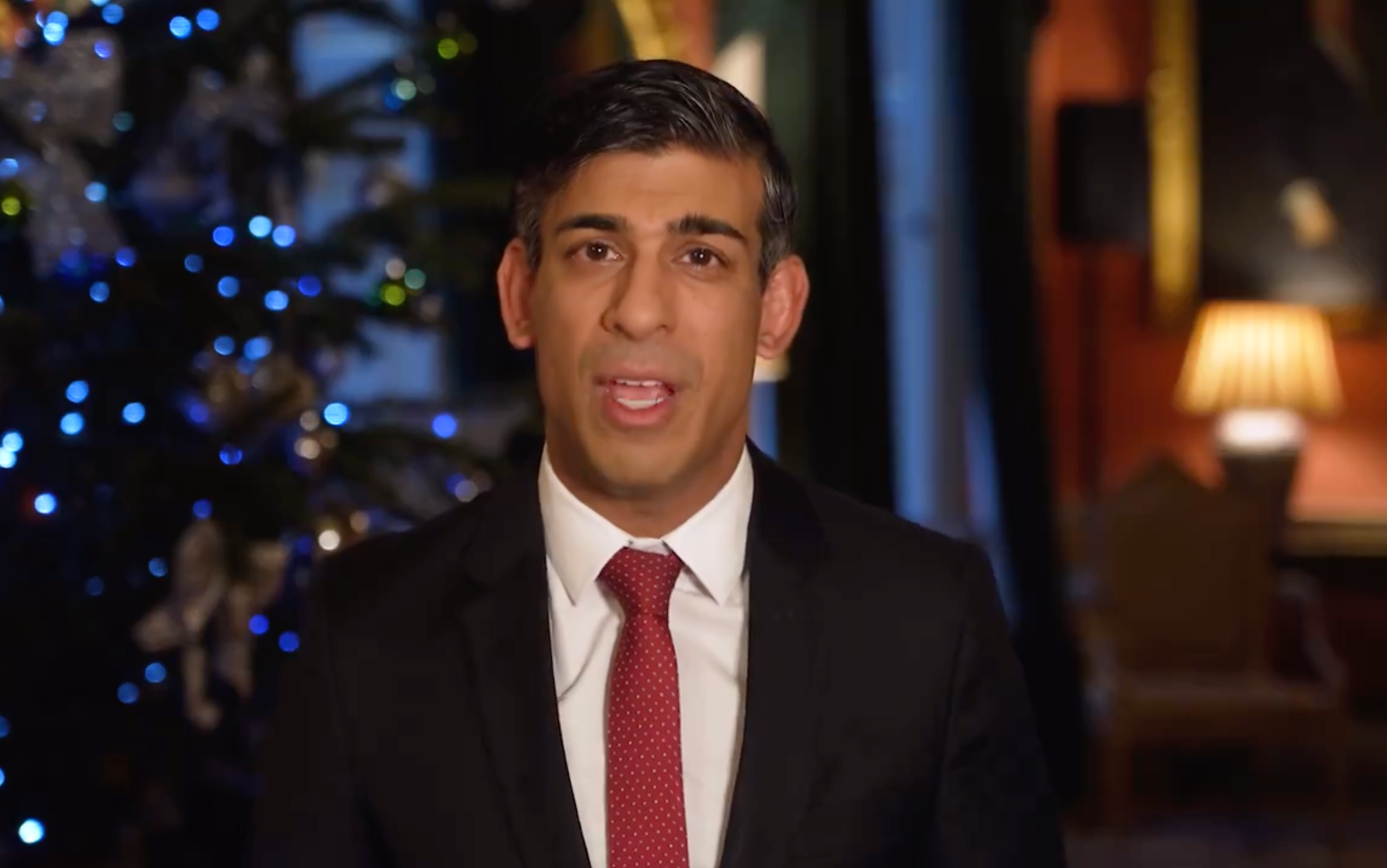 Ріші Сунак знявся у милому різдвяному ролику у стилі "Сам удома"