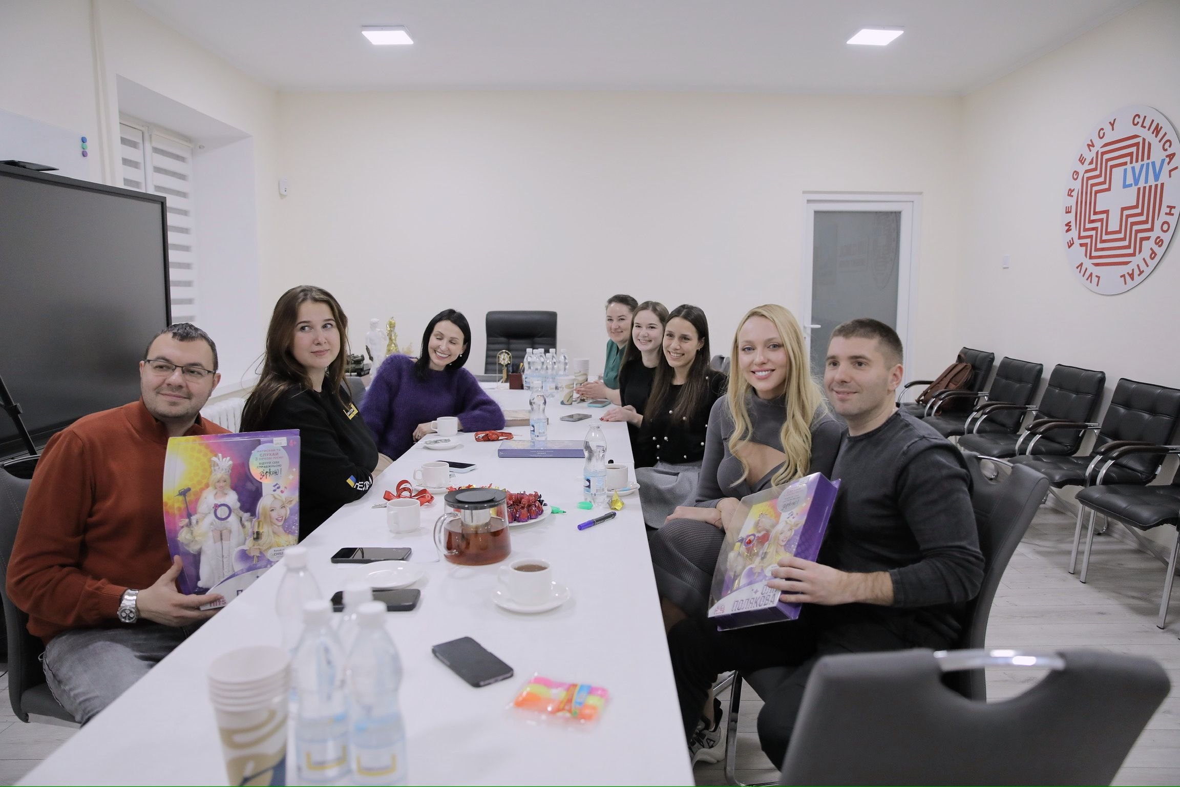 Оля Полякова провела різдвяну вечерю разом з пацієнтами Центру UNBROKEN