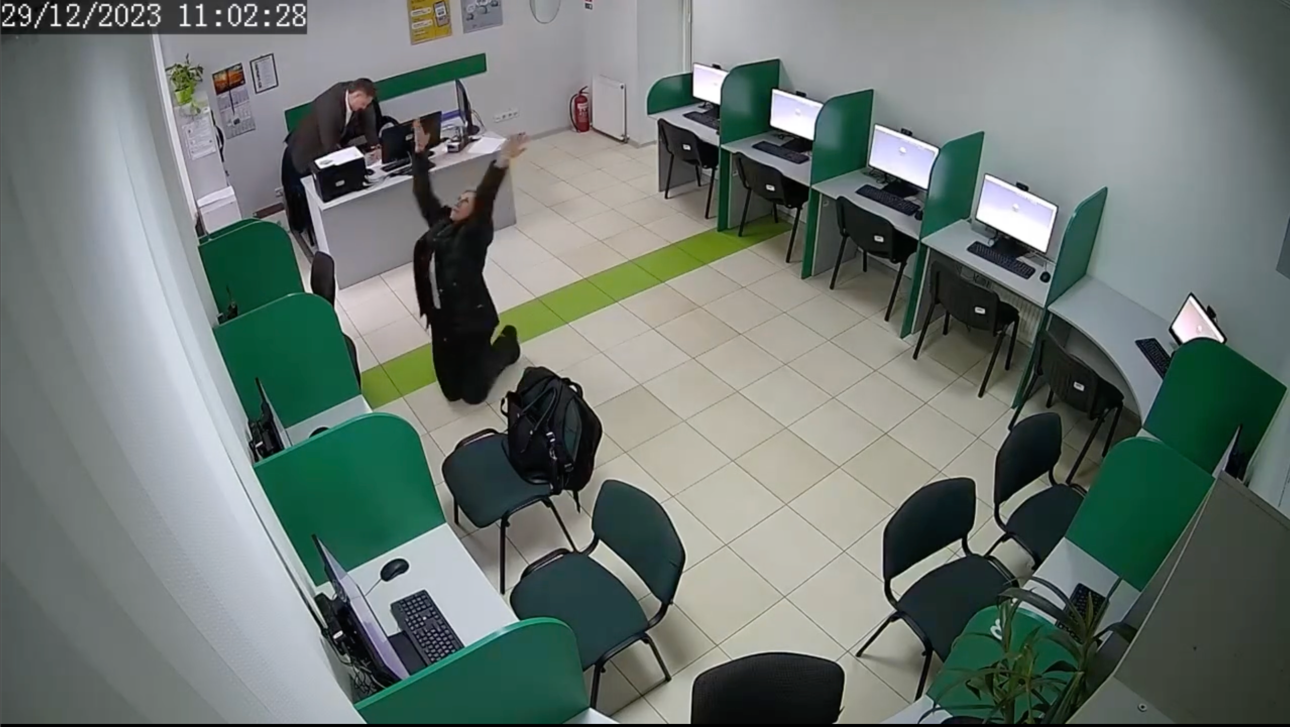 Пані Олена склала теоретичну частину іспиту - фото 1