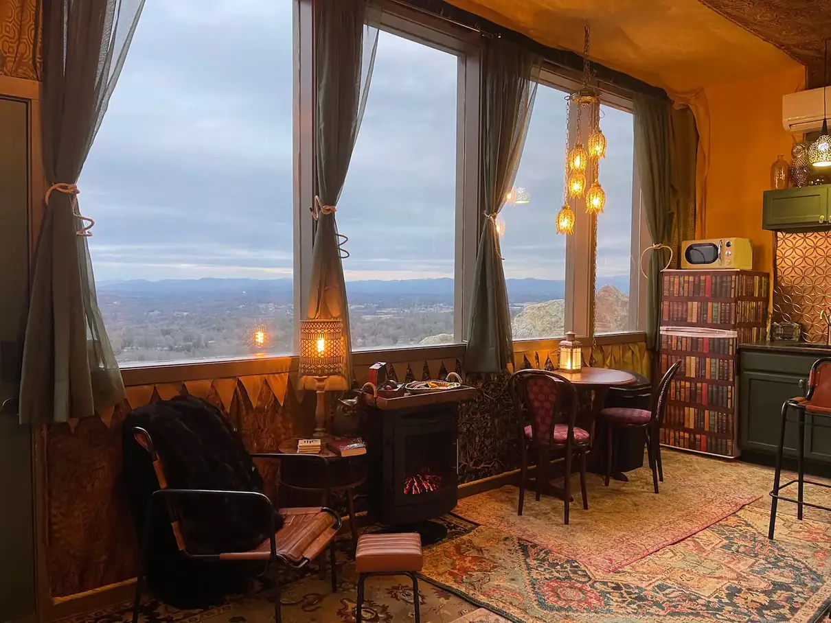 Магічні намети для фанатів Гаррі Поттера: шукайте на Airbnb