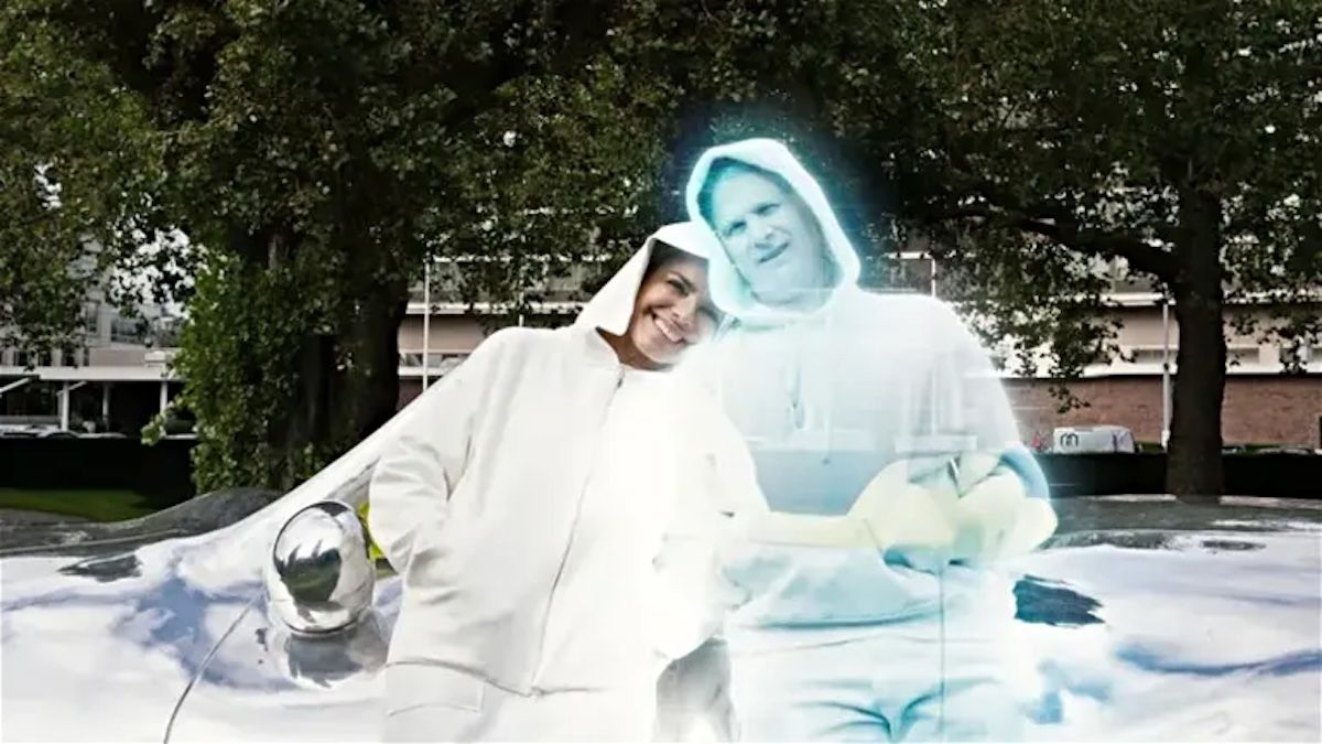 Художниця вийде заміж за голограму - фото 1