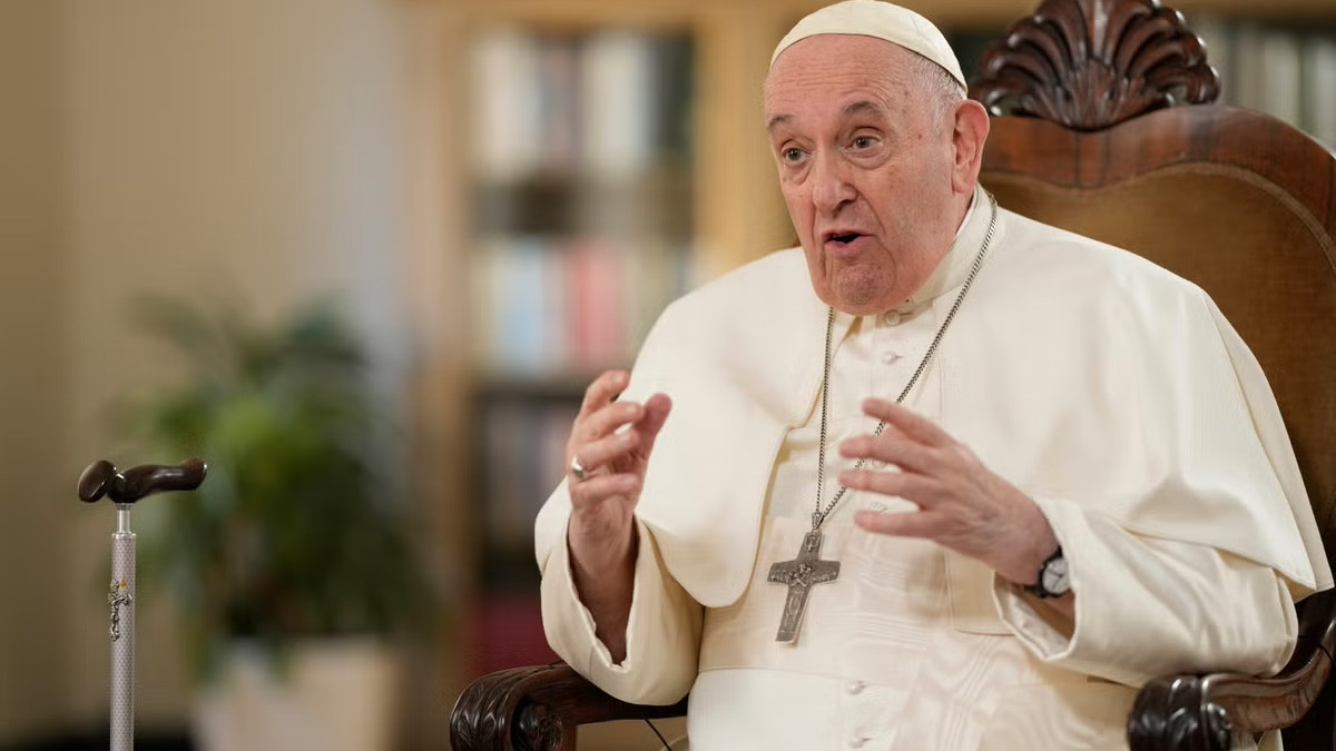 Папа Римський проти "комерціалізації" вагітності - фото 1