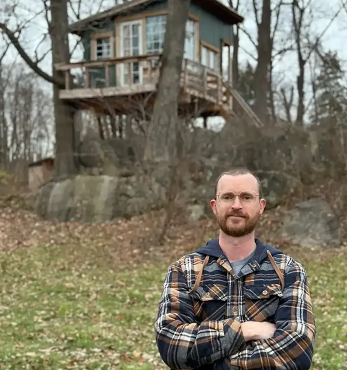 Американець здає будиночок на дереві у своєму дворі на Airbnb і заробляє до $30 000 на рік