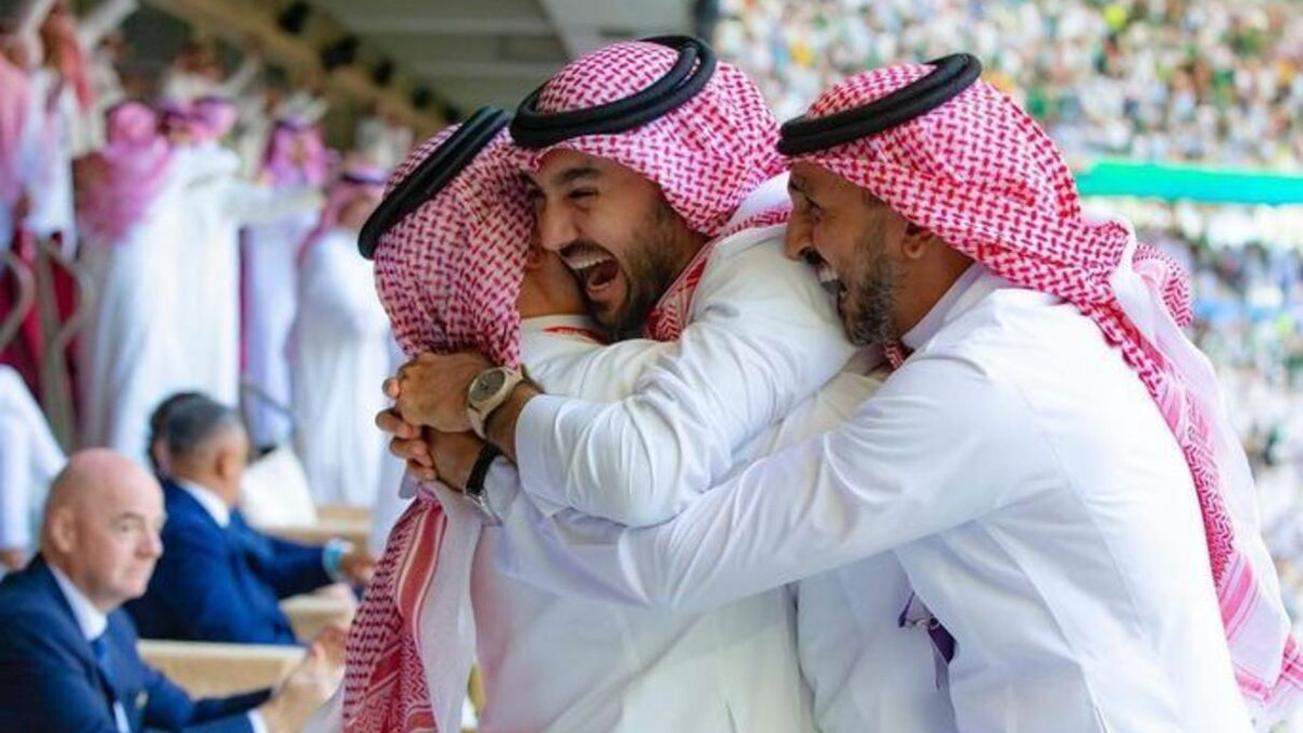 Саудівська Аравія відкриє перший алкогольний магазин - фото 1
