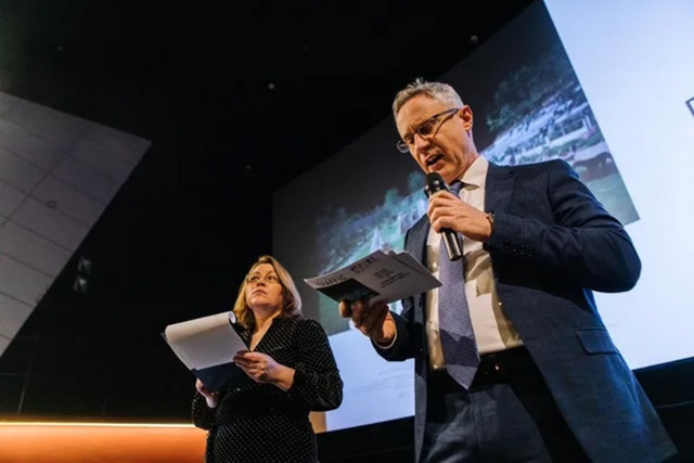 Родині Столярчуків присвоїли нагороду - фото 537316