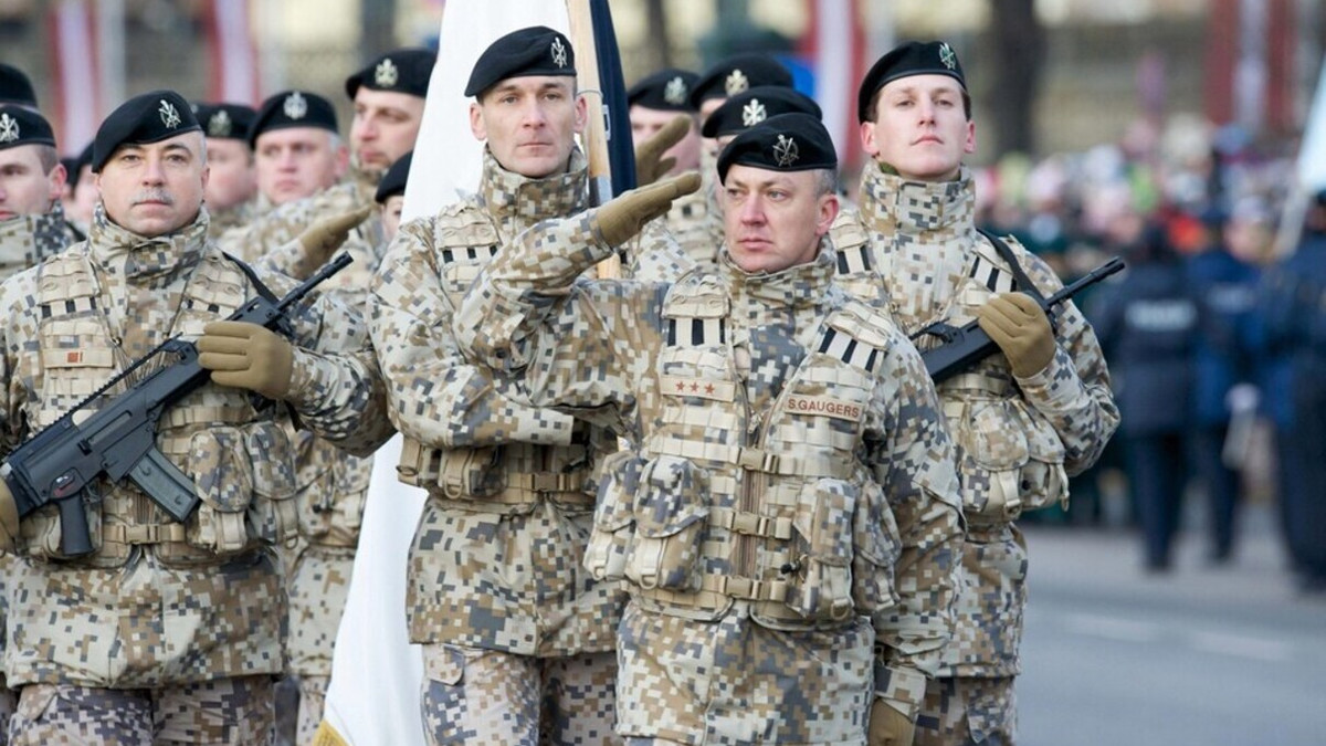 Латвія відновила призов до армії - фото 1